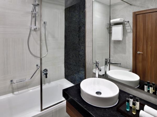 Mövenpick Hotel Apartments Downtown Dubai : photo 5 de la chambre appartement familial communicant 3 chambres