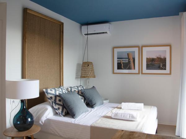 YOU & CO. Saler Beach Boutique : photo 8 de la chambre chambre double supérieure