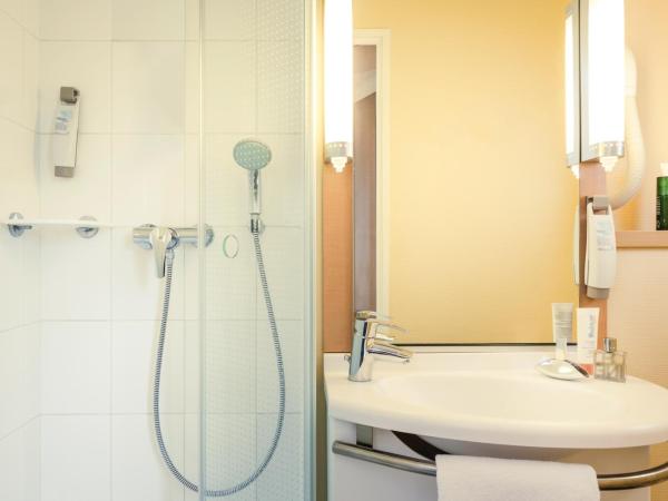 ibis Nantes Centre Tour Bretagne : photo 10 de la chambre chambre lits jumeaux standard