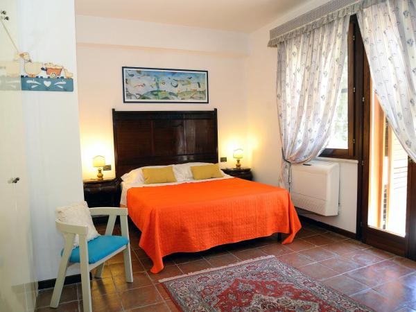Villa Alba Mondello : photo 4 de la chambre chambre double avec salle de bains privative