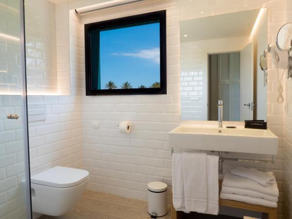 Hotel Almirante : photo 5 de la chambre chambre triple supérieure - vue sur mer