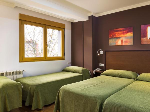 Hotel San Lázaro : photo 3 de la chambre chambre quadruple