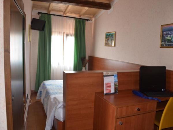 Hotel Mia Cara & Spa : photo 1 de la chambre petite chambre double ou lits jumeaux