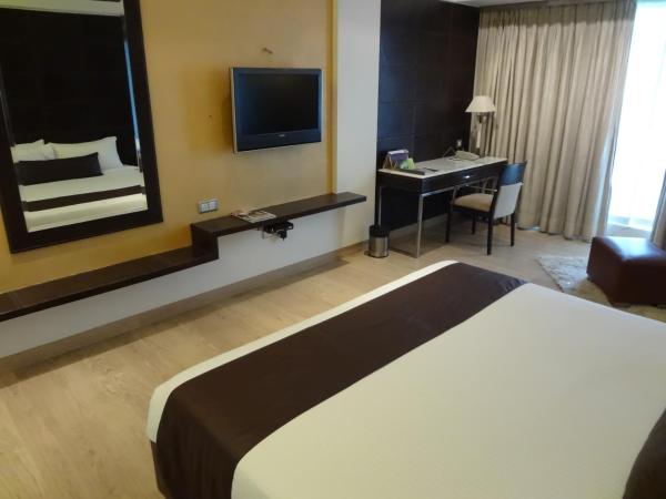 Mirage Hotel, Mumbai International Airport : photo 4 de la chambre reflection club room - 20% discount on restaurant  food al-a-carte order 