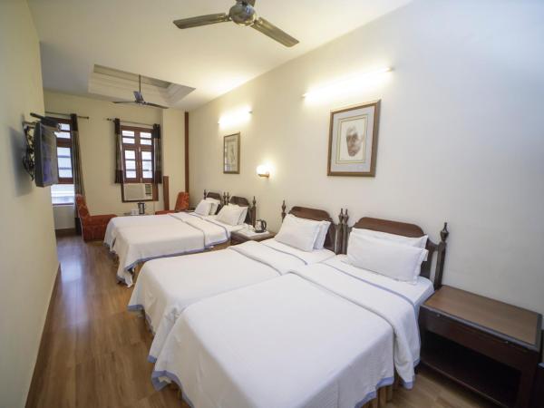 Hotel H R Palace : photo 1 de la chambre chambre familiale (4 adultes)