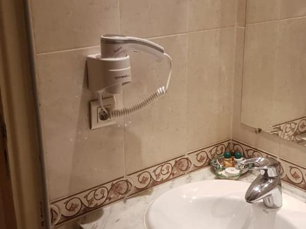 Hotel Mounia : photo 4 de la chambre chambre double ou lits jumeaux