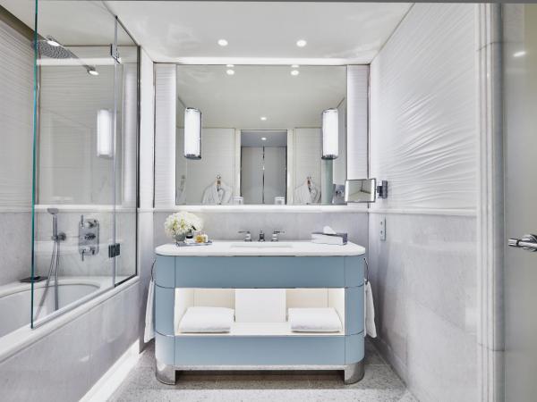 Hôtel Martinez, in The Unbound Collection by Hyatt : photo 2 de la chambre chambre premium avec lit king-size et vue sur la mer