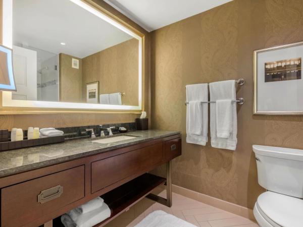 Omni Nashville Hotel : photo 1 de la chambre suite 1 chambre avec 1 lit king-size accessible aux personnes à mobilité réduite