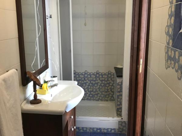 Villa Monica B&B : photo 4 de la chambre chambre double - vue sur montagne