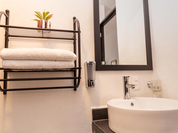 Santa Fe Studios And Suites : photo 9 de la chambre studio lit queen-size