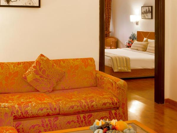 Landmark Hotel : photo 4 de la chambre suite familiale 1 chambre avec lit king-size