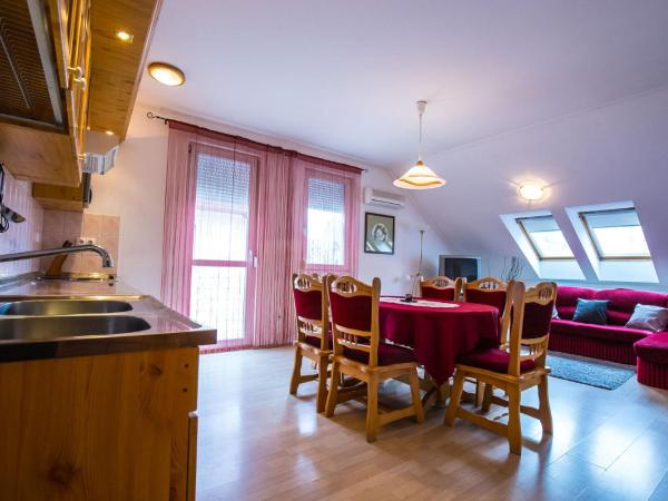 Kis-Gast Panoráma Apartman : photo 3 de la chambre appartement
