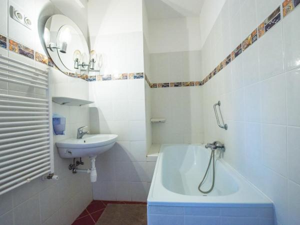 Kis-Gast Panoráma Apartman : photo 8 de la chambre appartement