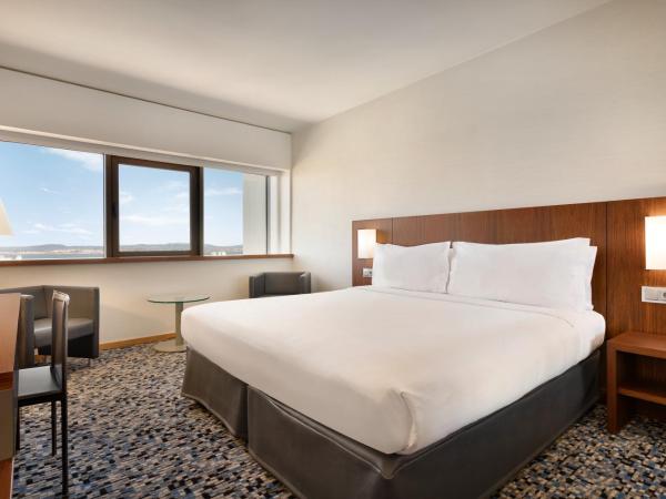 Ramada by Wyndham Lisbon : photo 2 de la chambre chambre lit double supérieure - non-fumeurs - vue sur fleuve