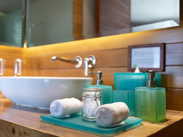 Mi Amor Boutique Hotel-Adults Only : photo 9 de la chambre hébergement - vue partielle sur mer