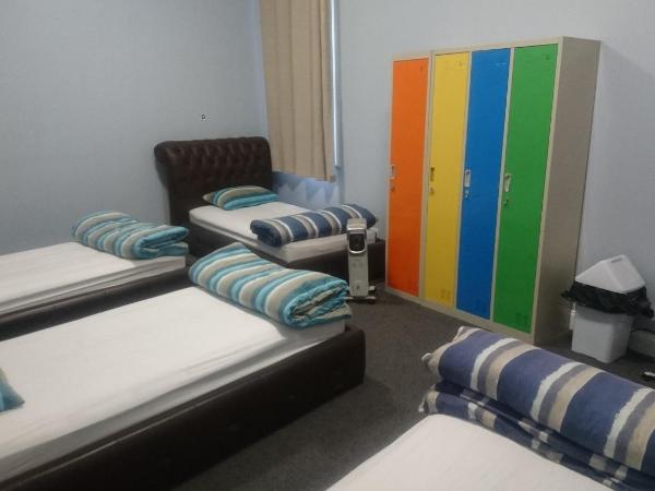 Backpackers Imperial Hotel : photo 4 de la chambre lit simple dans dortoir de 4 lits