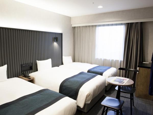THE KNOT TOKYO Shinjuku : photo 1 de la chambre 20sqm deluxe triple room with park view - non-smoking