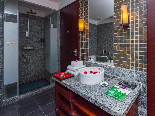 Shengyi Holiday Villa Hotel : photo 5 de la chambre chambre lits jumeaux de luxe avec vue latérale sur la mer