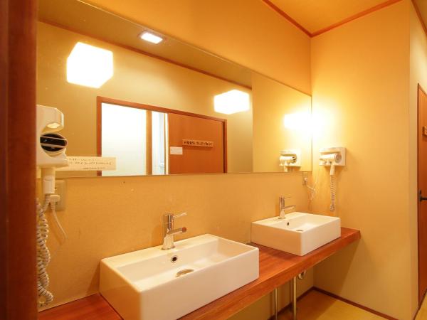 Gion Kyoto Miyagawacyo Guesthouse HANAKANZASHI : photo 3 de la chambre lit simple dans dortoir mixte