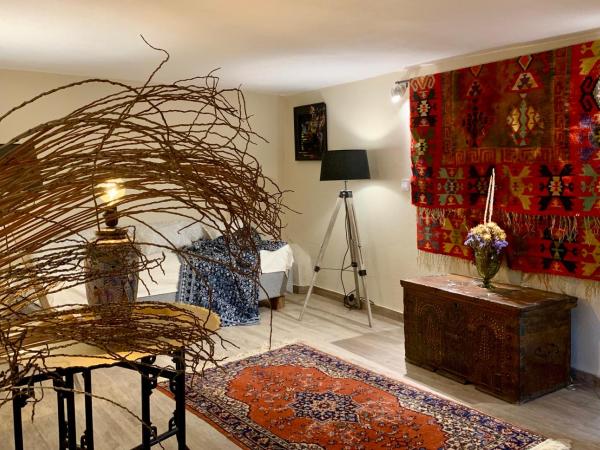 Villa Vager Mani Hotel : photo 5 de la chambre chambre familiale - vue sur jardin