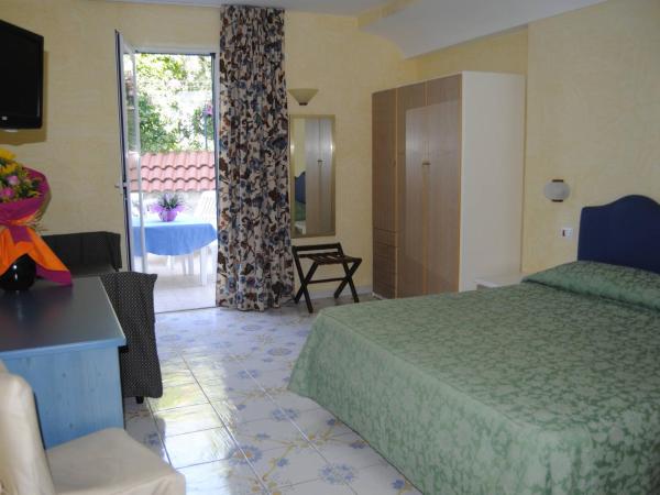 Hotel L'Approdo : photo 3 de la chambre chambre quadruple