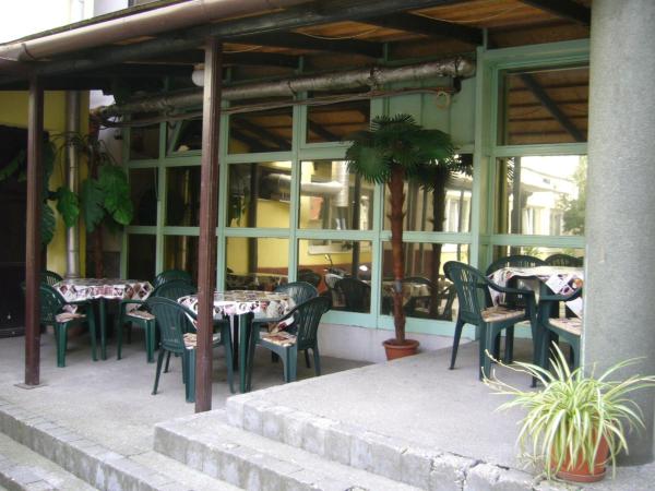 Botax Motel : photo 10 de la chambre chambre lits jumeaux Économique avec salle de bains commune