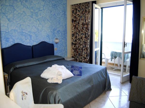 Hotel L'Approdo : photo 4 de la chambre chambre double ou lits jumeaux - vue sur mer