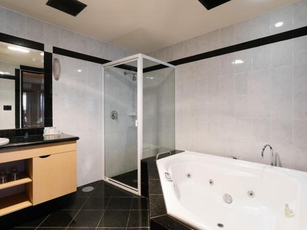 Lakes Hotel : photo 6 de la chambre suite exécutive avec bain à remous