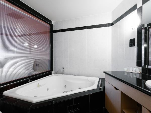 Lakes Hotel : photo 7 de la chambre suite exécutive avec bain à remous