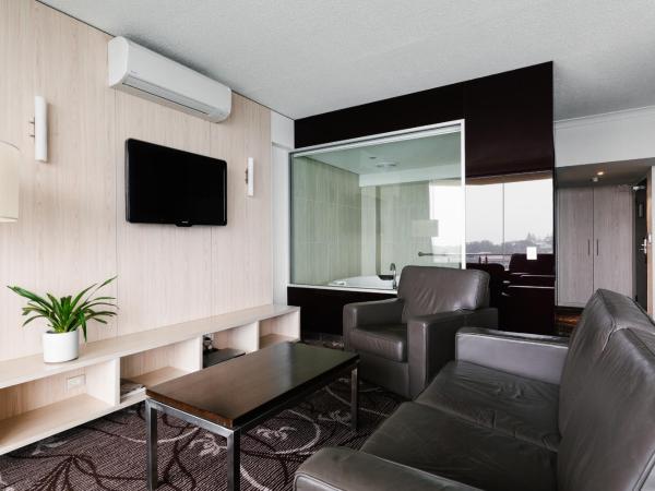 Lakes Hotel : photo 6 de la chambre suite avec baignoire spa