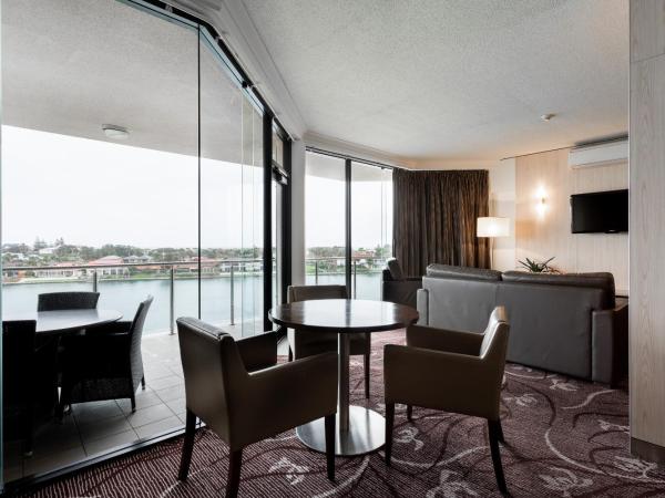 Lakes Hotel : photo 2 de la chambre suite avec baignoire spa