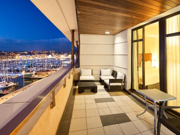 Radisson Blu Hotel Marseille Vieux Port : photo 4 de la chambre suite avec terrasse - vue sur port