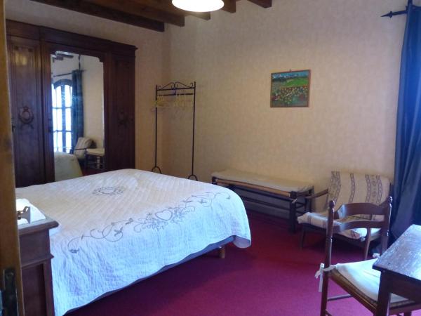 Domaine Saint-Louis : photo 3 de la chambre chambre quadruple avec douche