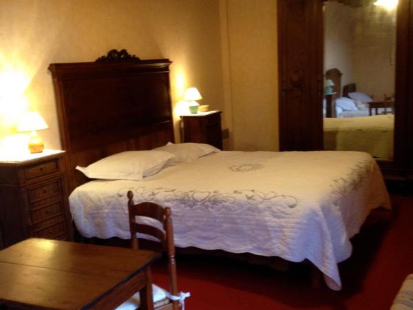 Domaine Saint-Louis : photo 2 de la chambre chambre quadruple avec douche