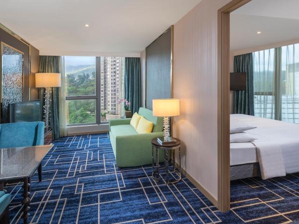 Dorsett Tsuen Wan, Hong Kong : photo 2 de la chambre suite familiale avec canapé-lit