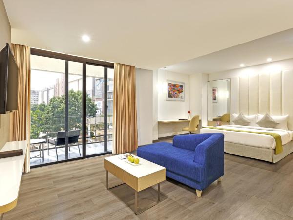 Sarovar Portico Outer Ring Road : photo 4 de la chambre club rooms with balcony