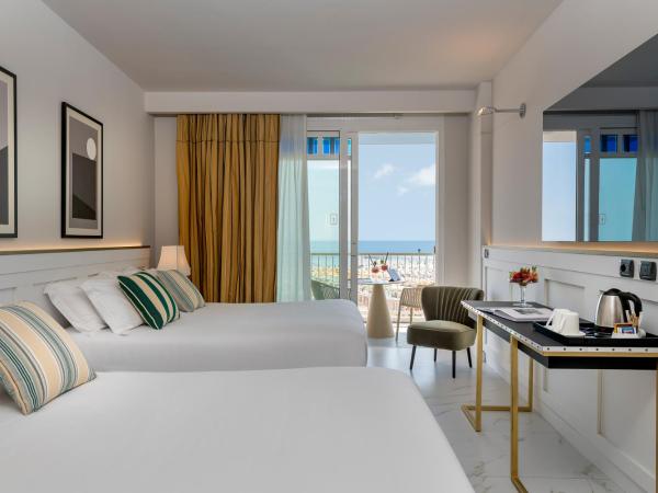 Savoia Hotel Rimini : photo 1 de la chambre chambre familiale deluxe avec vue sur mer et accès au spa