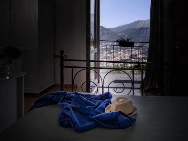 Villa Monica B&B : photo 5 de la chambre chambre double - vue sur mer
