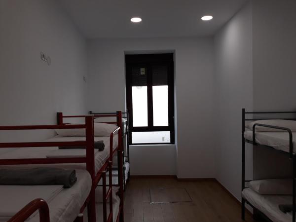 Hub Hostel Seville : photo 4 de la chambre lit dans dortoir mixte de 8 lits 