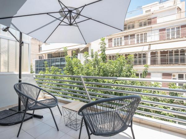 Athens Lights : photo 9 de la chambre chambre supérieure avec balcon - vue sur ville