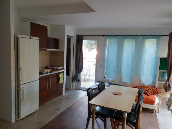 K.N.C.1601 : photo 3 de la chambre studio avec terrasse