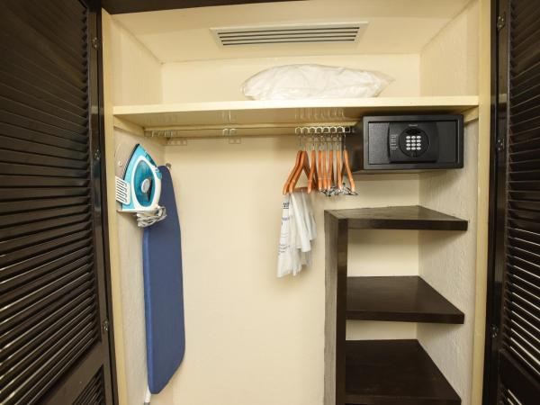 Howard Johnson by Wyndham Veracruz : photo 5 de la chambre suite junior