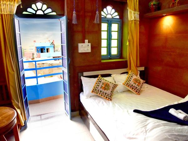 MH Guest House : photo 1 de la chambre chambre double deluxe avec balcon