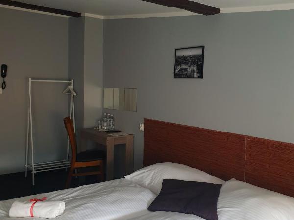 Expolis Residence - City Center MTP TARGI - 24h #betterthanyourEX : photo 4 de la chambre chambre triple Économique