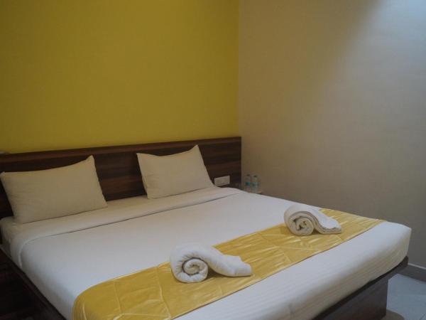 Hotel Sai Sharada : photo 2 de la chambre chambre deluxe