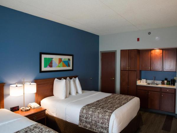 SureStay Plus by Best Western Louisville Airport Expo : photo 8 de la chambre chambre avec 2 lits queen-size et baignoire - accessible aux personnes à mobilité réduite