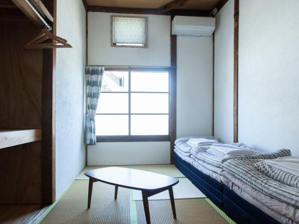 Fukuoka Guesthouse HIVE : photo 2 de la chambre chambre quadruple de style japonais