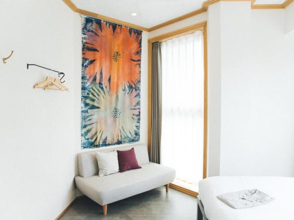 Hotel Noum OSAKA : photo 3 de la chambre chambre simple avec salle de bains commune - vue sur rivière