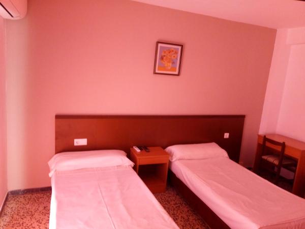 Hotel Iris : photo 2 de la chambre chambre double ou lits jumeaux