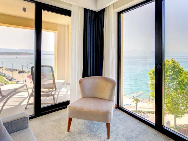 Luxury Hotel Riva : photo 3 de la chambre suite junior avec balcon - vue sur mer